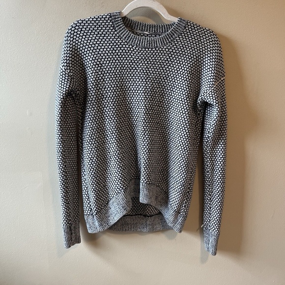Lululemon Lululemon Yogi Crew Sweater size 6 in Inkwell/ White - Picture 5 of 5